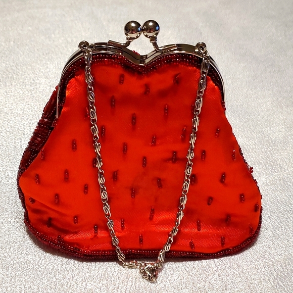 Vintage Red Beaded Satin Purse Christmas Valentine's Day Heart Chain Wristlet - Picture 2 of 8